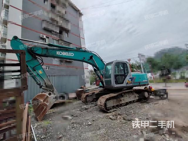 神鋼SK210LC挖掘機(jī)