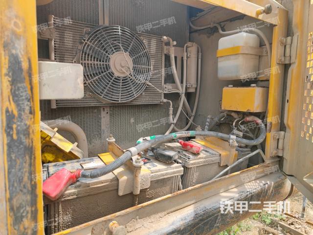 散熱器正面(大件艙室) 散熱器正面(大件艙室)