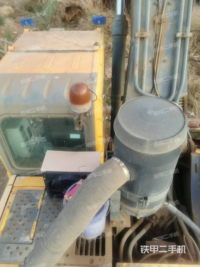 驾驶室顶部（整机外观）