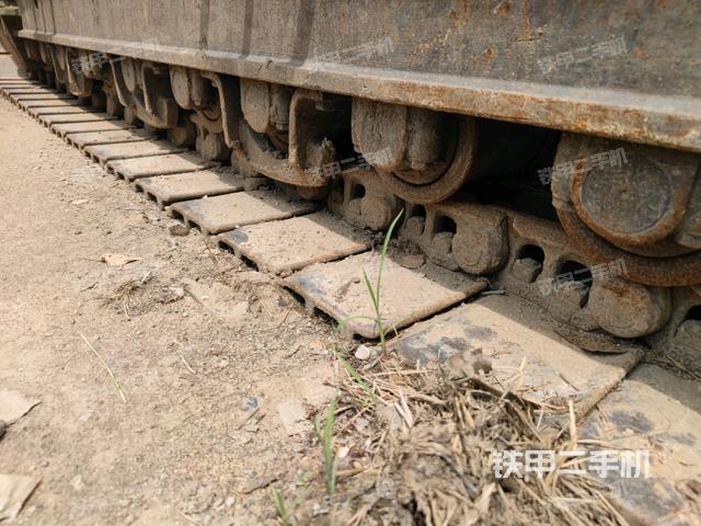 右側(cè)行走馬達蓋板(行走機構(gòu)) 右側(cè)行走馬達蓋板(行走機構(gòu))