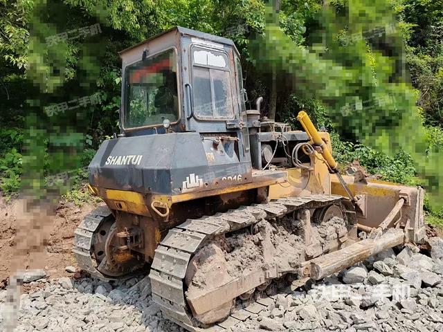 整机右后45°（设备外观及核心部件）