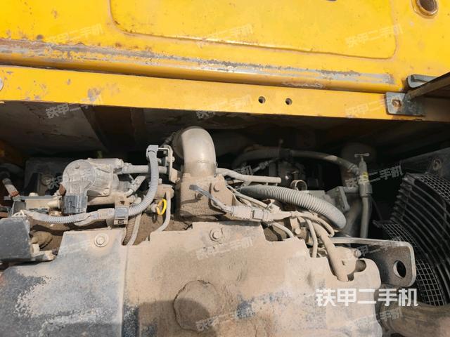 氣門室蓋螺絲特寫（上車部件）