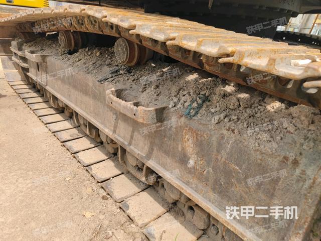 右側(cè)履帶整體(行走機構(gòu)) 右側(cè)履帶整體(行走機構(gòu))