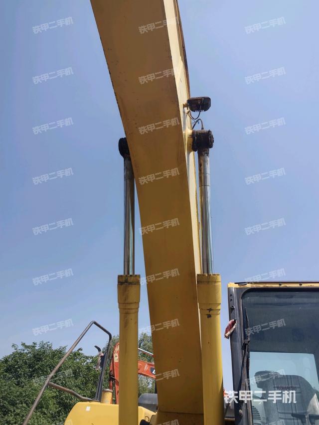 大臂油缸整體?豎拍（工作和回轉(zhuǎn)裝置）