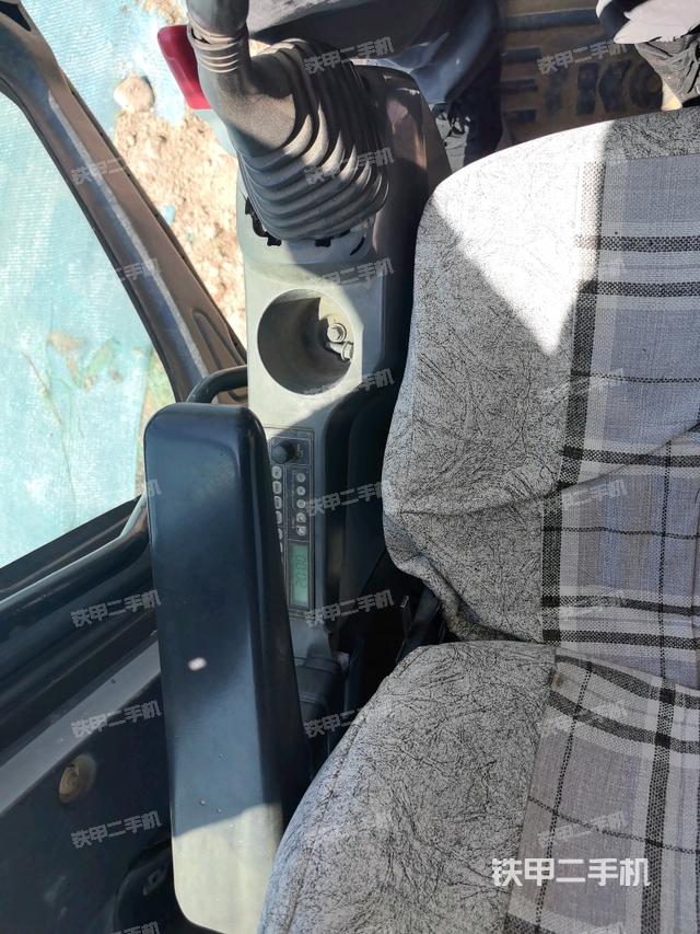 座椅左側(cè)控制臺/音響/含左手柄（駕駛室部分）