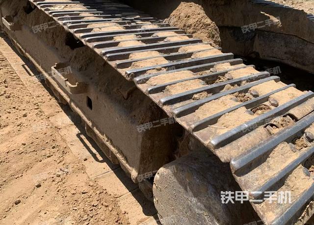 左側(cè)履帶整體?（行走機(jī)構(gòu)）