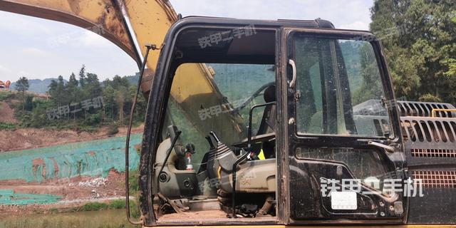 驾驶室整体（整机外观）