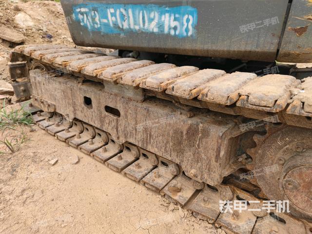 右側(cè)履帶整體?（行走機(jī)構(gòu)）