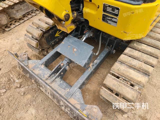 转盘和下车架正前（工作和回转装置）