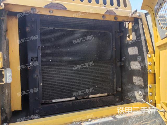 散熱器正面（大件艙室）