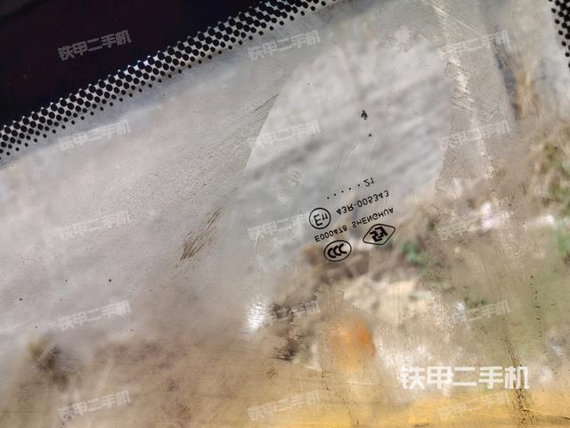 后窗玻璃角標（駕駛室部分）