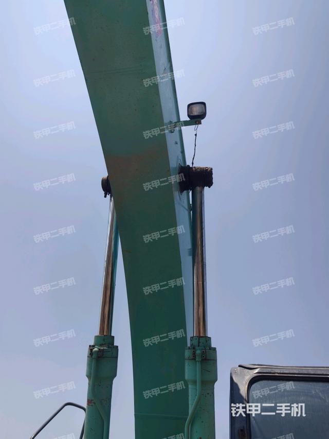 大臂油缸整體?豎拍（工作和回轉(zhuǎn)裝置）