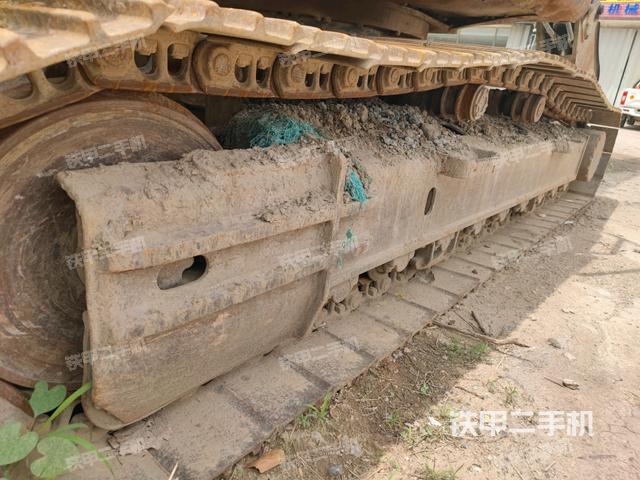 右側(cè)履帶整體(行走機構(gòu)) 右側(cè)履帶整體(行走機構(gòu))