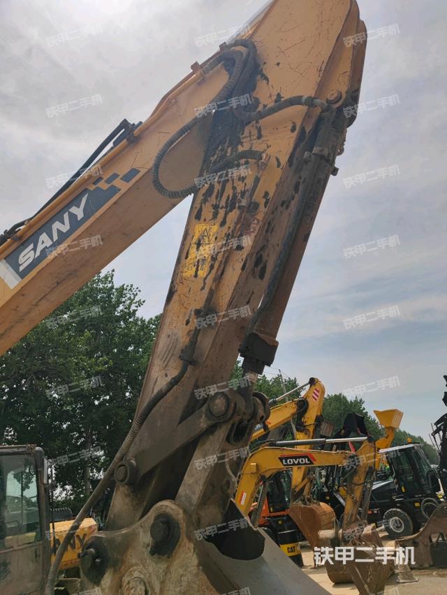 小臂整體左后(工作和回轉(zhuǎn)裝置) 小臂整體左后(工作和回轉(zhuǎn)裝置)