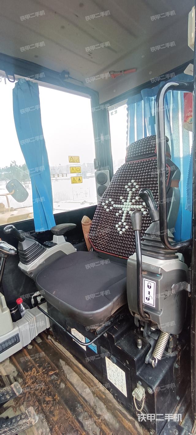 驾驶室整体（整机外观）