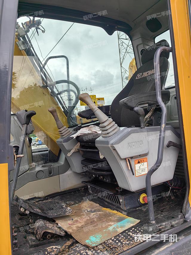 驾驶室整体（整机外观）