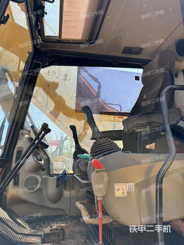 驾驶室整体（整机外观）