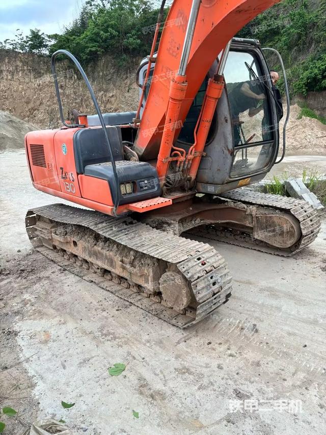 驾驶室顶部（整机外观）