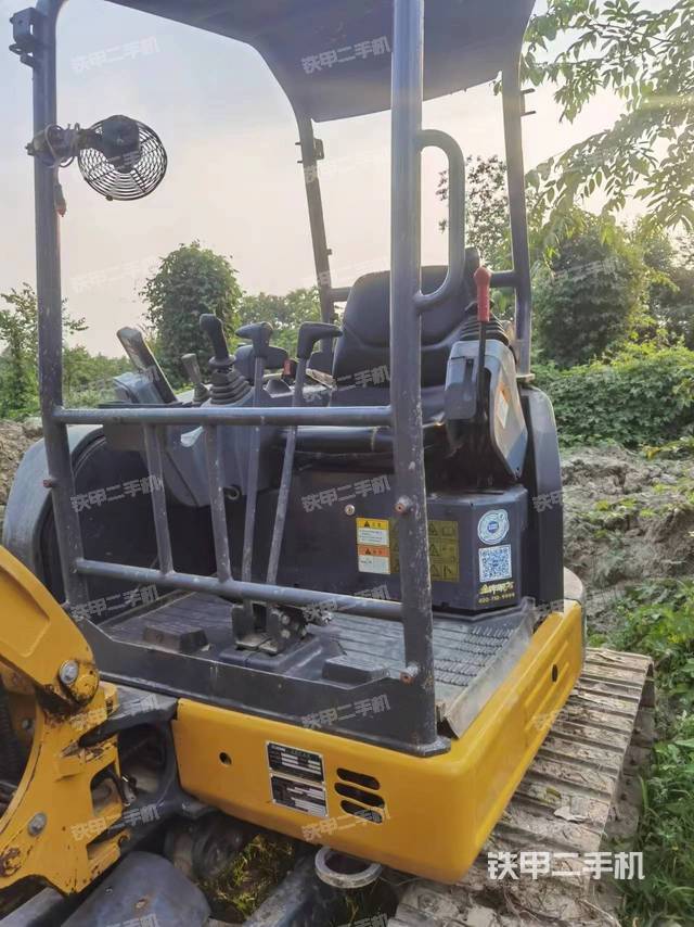 驾驶室整体（整机外观）