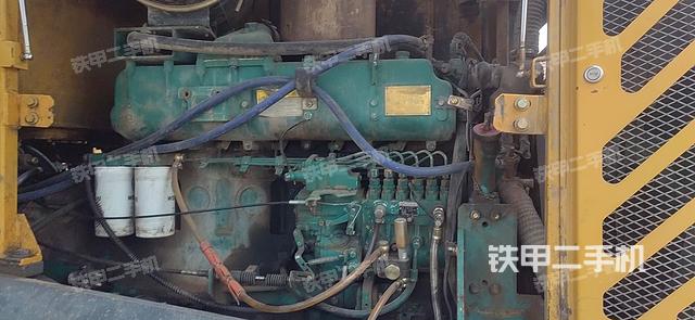 发动机左侧（整机外观及大件）