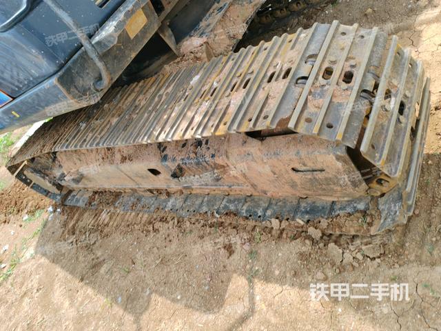 右側(cè)履帶整體(行走機(jī)構(gòu)) 右側(cè)履帶整體(行走機(jī)構(gòu))