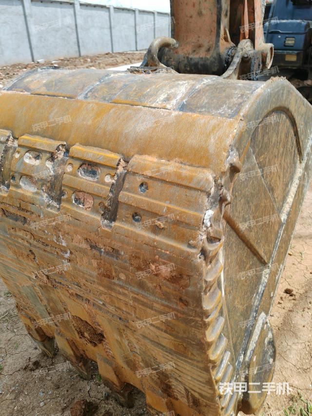 鏟斗45度(工作和回轉(zhuǎn)裝置) 鏟斗45度(工作和回轉(zhuǎn)裝置)