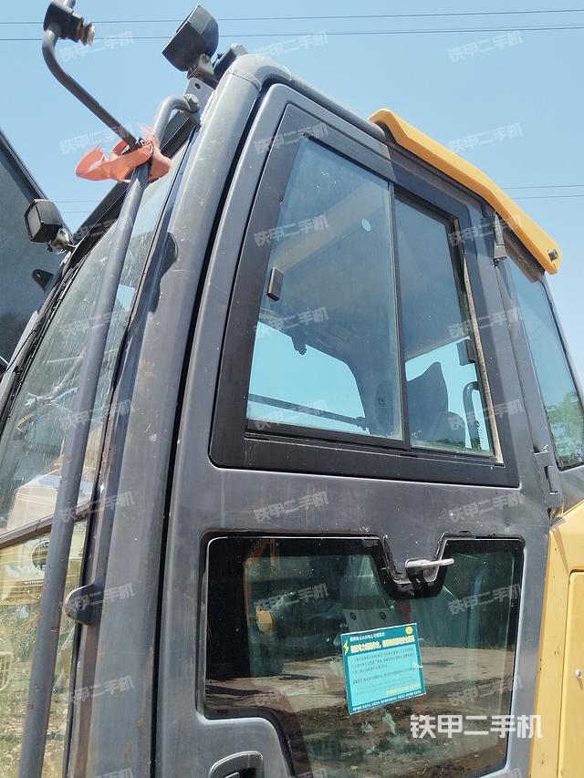 驾驶室整体（整机外观）