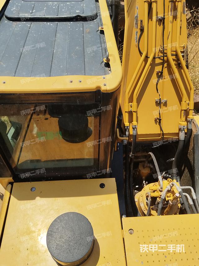 驾驶室顶部（整机外观）