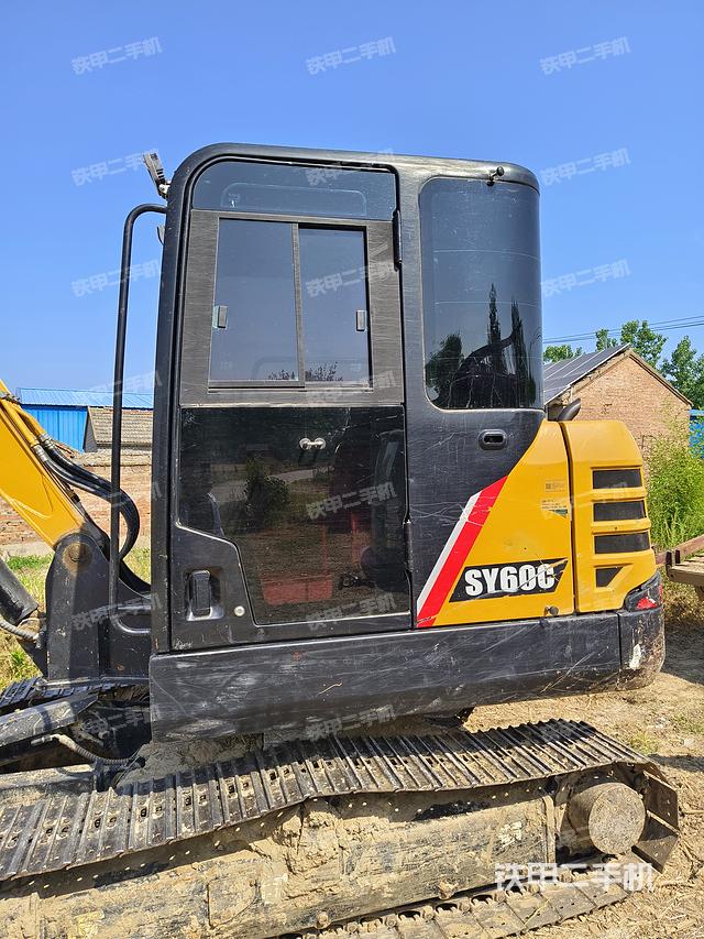 驾驶室整体（整机外观）