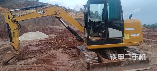 驾驶室顶部（整机外观）