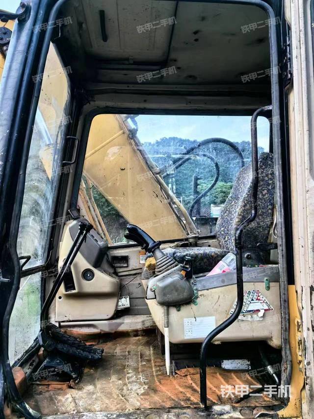 驾驶室整体（整机外观）