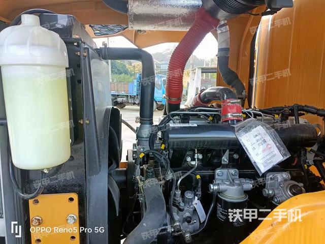 发动机左侧（整机外观及大件）