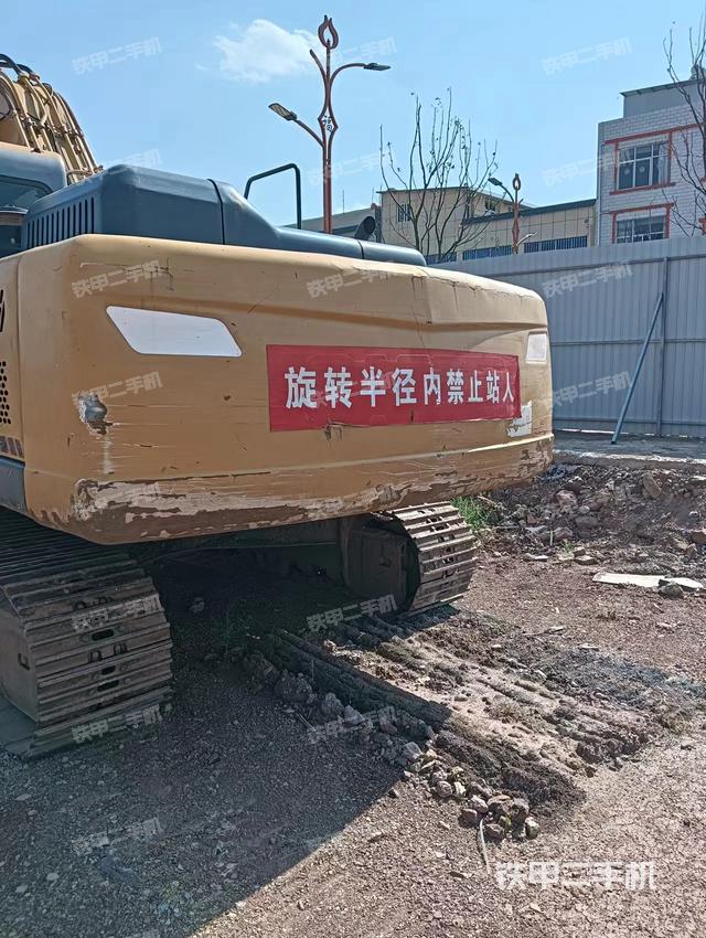 驾驶室顶部（整机外观）