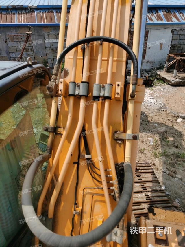 铲斗右后整体（工作和回转装置）