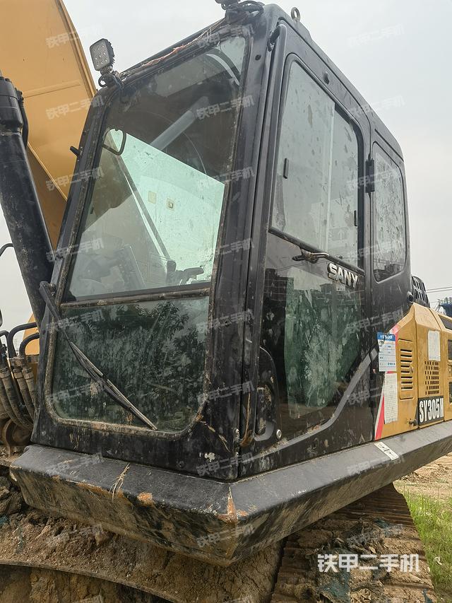 驾驶室整体（整机外观）