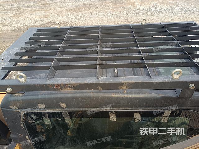 驾驶室顶部（整机外观）