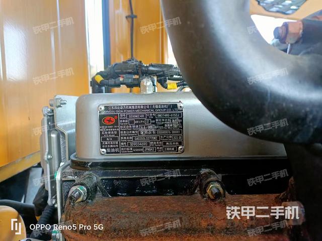 发动机右侧（整机外观及大件）