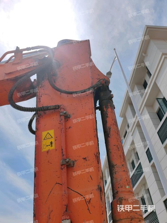 小臂整體右前(工作和回轉(zhuǎn)裝置) 小臂整體右前(工作和回轉(zhuǎn)裝置)