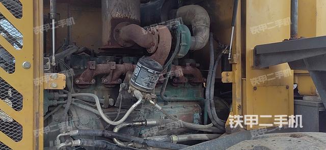 发动机右侧（整机外观及大件）