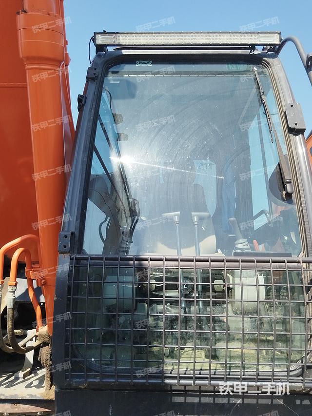 驾驶室整体（整机外观）