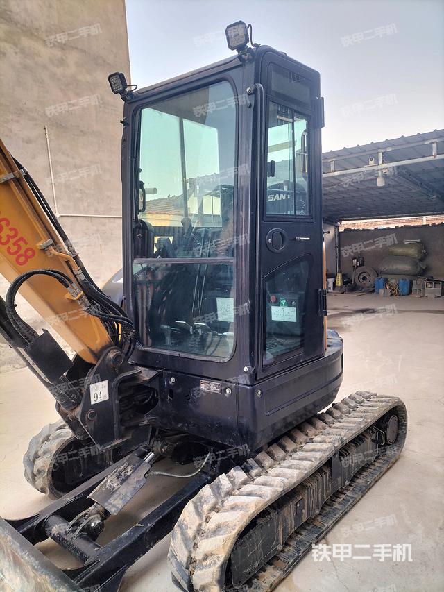 驾驶室整体（整机外观）