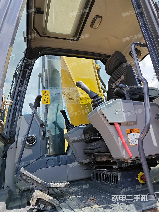 驾驶室整体（整机外观）