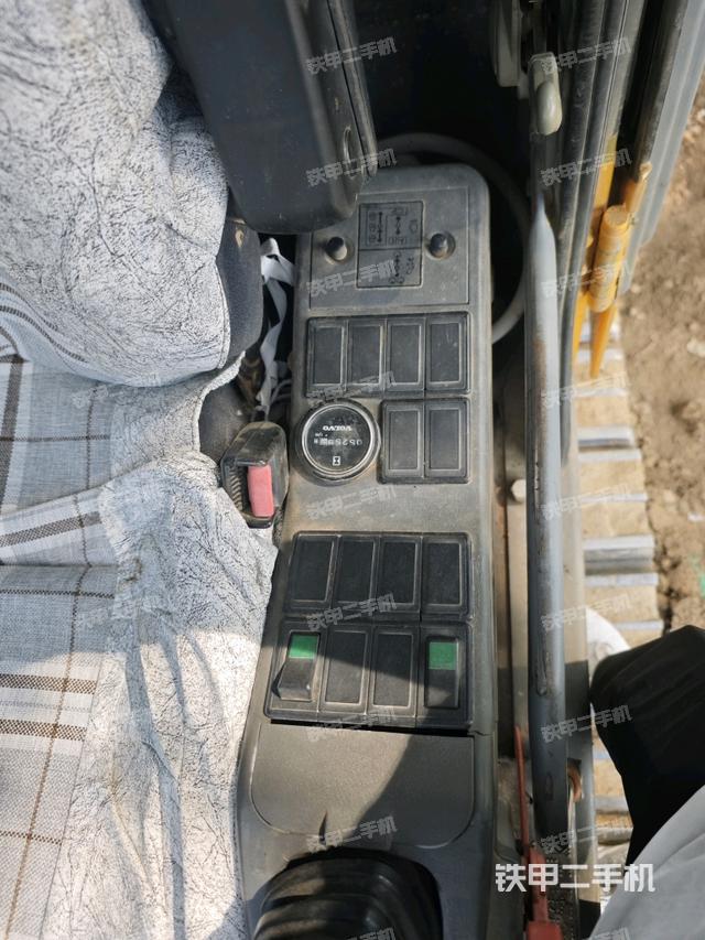 座椅左側(cè)控制臺(tái)/音響/含左手柄（駕駛室部分）