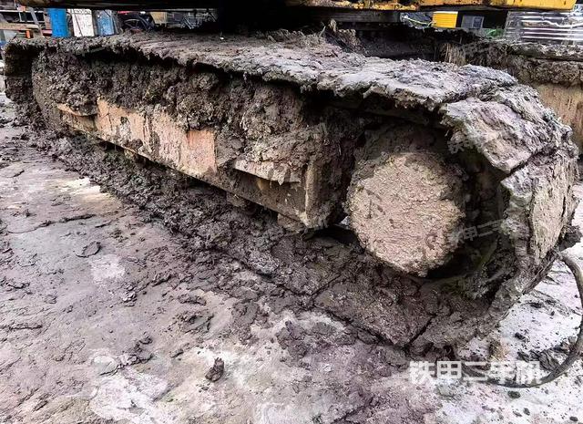 单侧履带整体（整机外观）