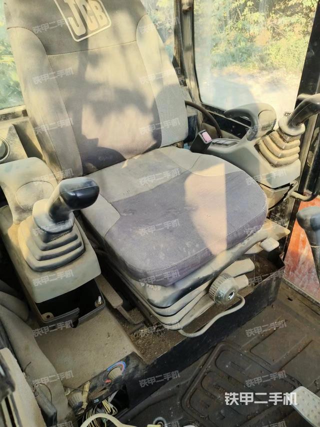 驾驶室整体（整机外观）