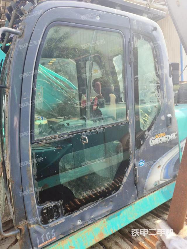 驾驶室整体（整机外观）