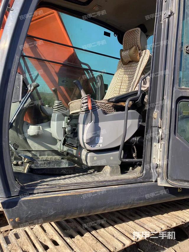 驾驶室整体（整机外观）