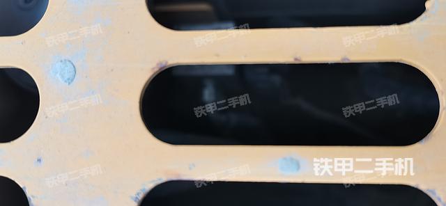 回转马达和主控阀（整机外观）