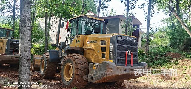 发动机左侧（整机外观及大件）