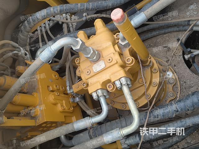 回转马达和主控阀（整机外观）